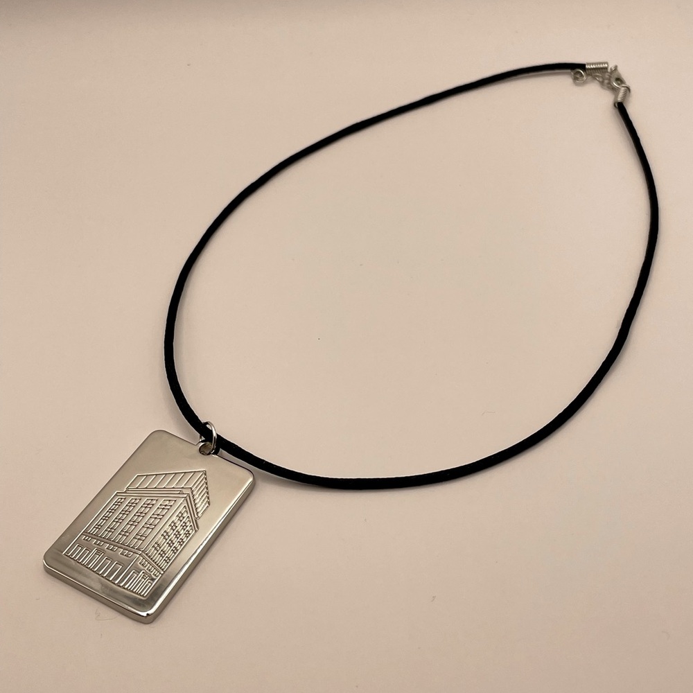 Rare Tiffany & Co The Landmark 727 Fifth Ave New York Pendant Necklace - Picture 3 of 6